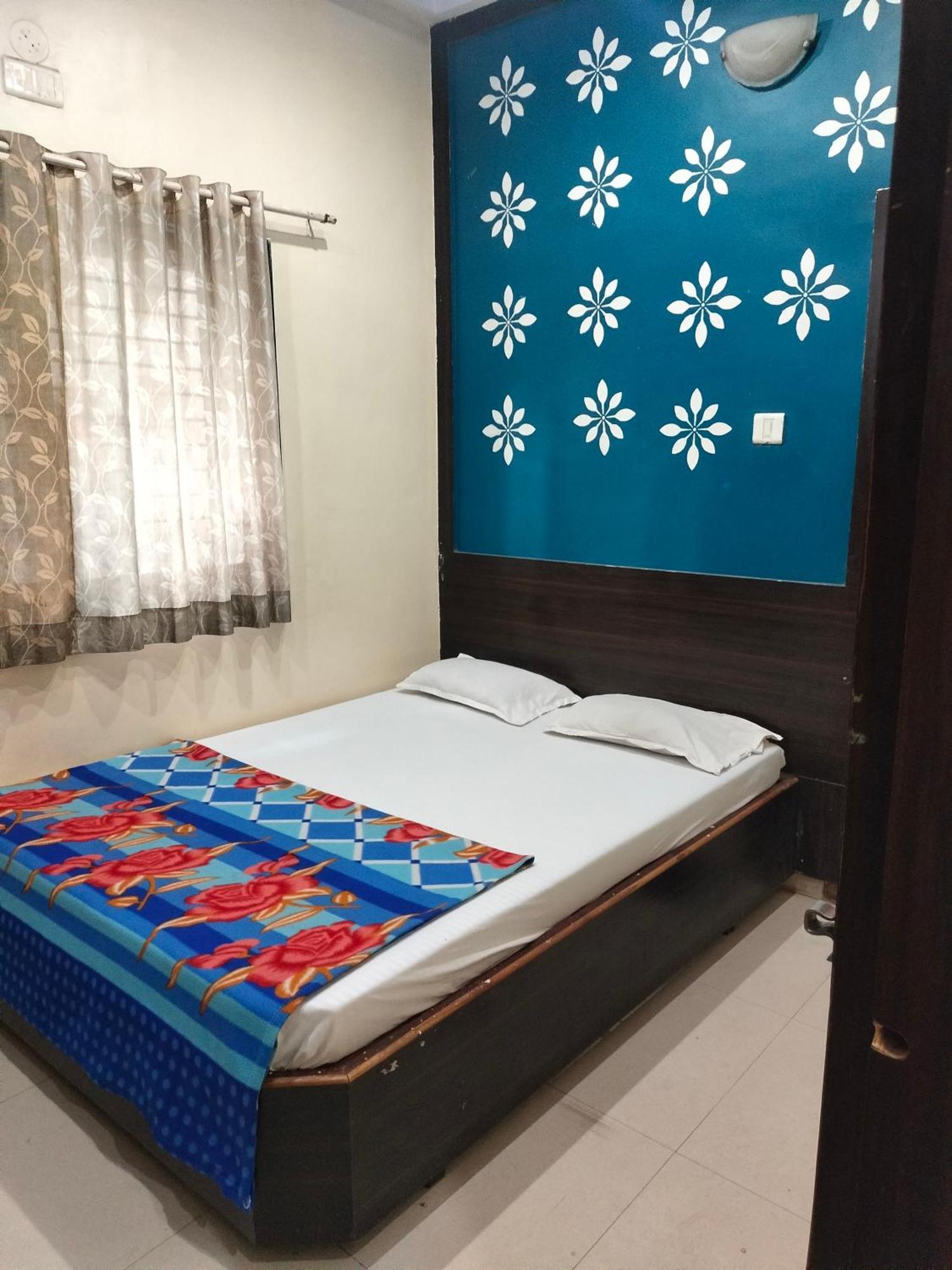 Hotel Sai Vasant Vihar Ширди Экстерьер фото
